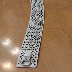 White belt eyelets 36 in long 3 in wide